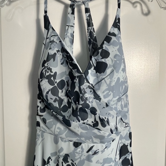 Azazie - Davis - Abstract Floral - Size 4 - Worn once and dry cleaned. - Picture 2 of 6